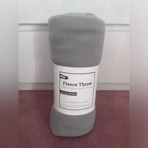 Gray fleece throw, 48 * 60 inches